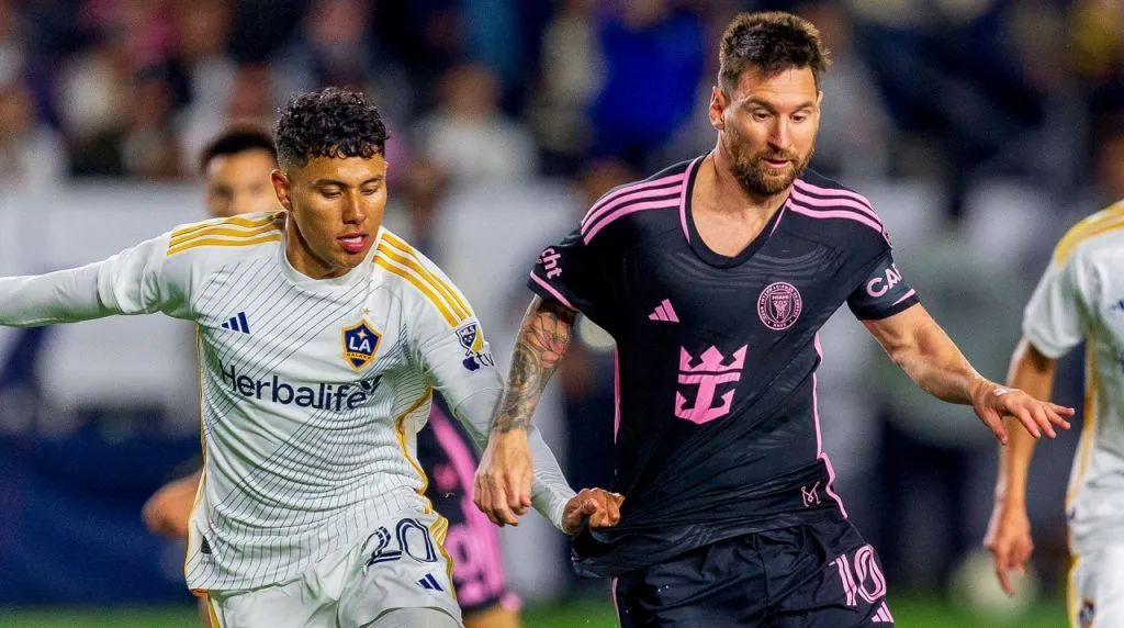 Edwin Cerrillo y Leo Messi. (Foto: Imago)