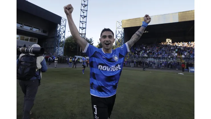 Futbol, Huachipato vs Audax Italiano Trigesima fecha, campeonato Nacional 2023. El jugador de Huachipato Nicolas Ramirez celebra el titulo del campeonato nacional durante el partido de primera division contra Audax Italiano disputado en el estadio CAP de Talcahuano, Chile. 08/12/2023 Eduardo Fortes/Photosport Football, Huachipato vs Audax Italiano 30th date, 2023 National Championship. Huachipato player Nicolas Ramirez celebrates the national championship title during the first division match against Audax Italiano played at the CAP stadium in Talcahuano, Chile. 08/12/2023 Eduardo Fortes/Photosport Huachipato vs Audax Italiano, campeonato 2023