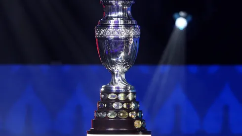 El trofeo de la Copa América.
