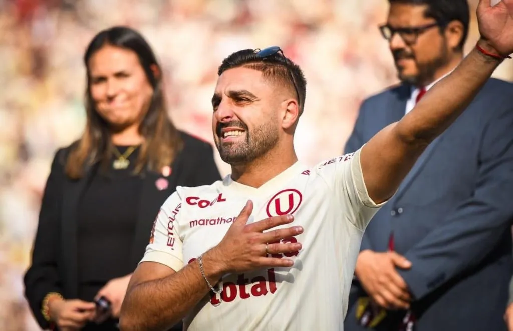 Luis Urruti en su despedida de Universitario. (Foto: Liga 1).