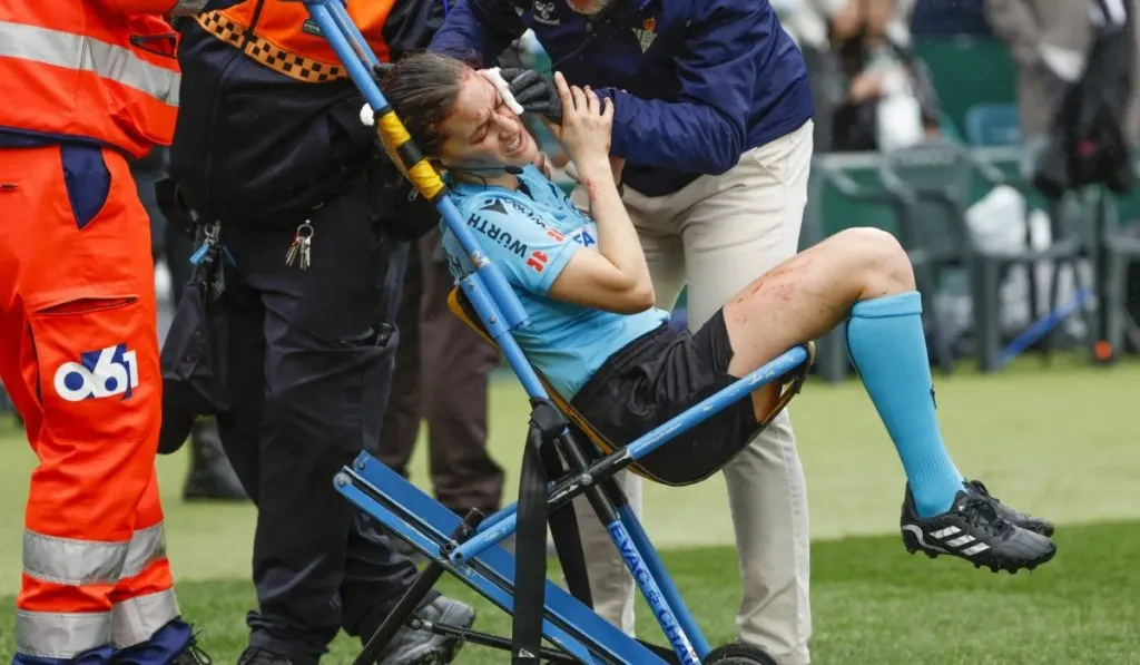 Así asistían a Guadalupe Porras en el Betis vs. Athletic de LaLiga: Getty Images