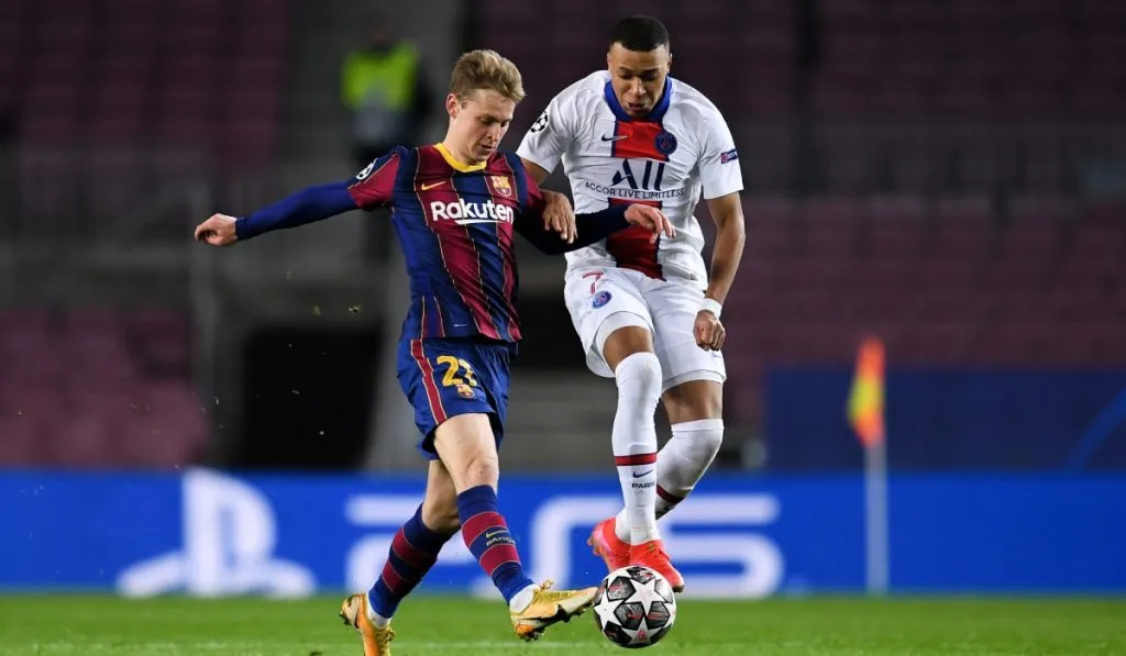 Frenkie De Jong ante PSG y Mbappé: Getty Images