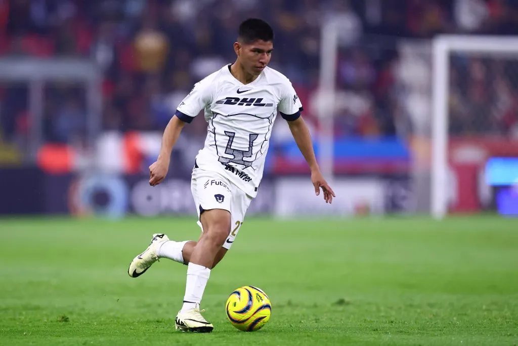 Piero Quispe jugando por Pumas la Liga MX. (Foto: Getty).