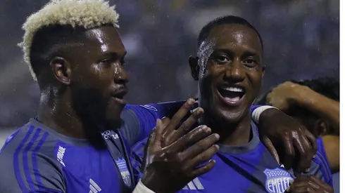 Emelec venció a Libertad en la 'Explosión Azul'