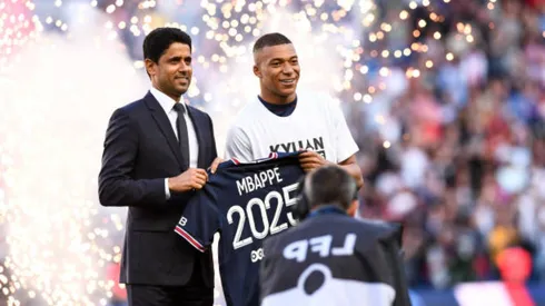 Nasser Al-Khelaifi y Kylian Mbappé, cerca del anuncio final.