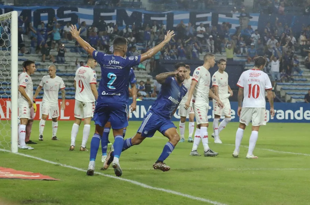 Caín Fara pasó a ser nuevo jugador de Emelec en el 2023. (Foto: API)