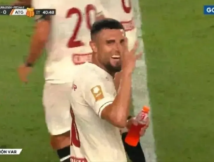 El gesto de Rodrigo Ureña que será investigado. (Foto: GOLPERU).