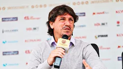 Jean Ferrari y Universitario.