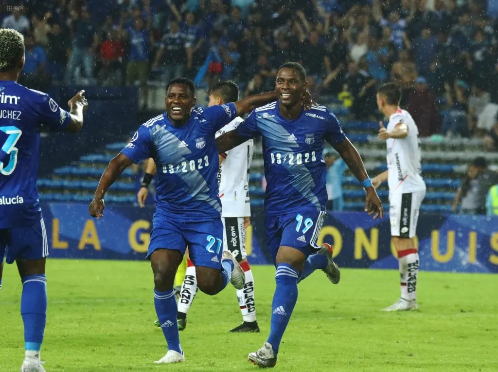 Bryan Angulo no hizo ni un gol en su regreso a Emelec. (Foto: API)