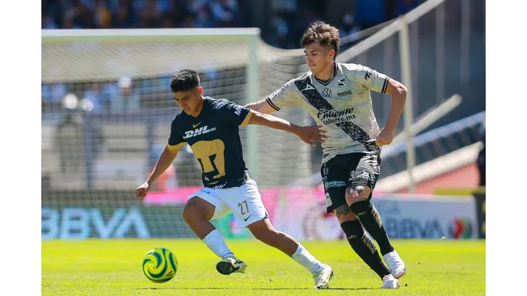 Piero Quispe y Pumas