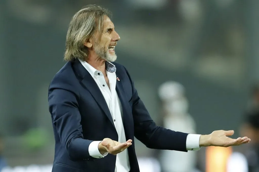 Ricardo Gareca dirigiendo en la Selección Peruana. (Foto: Getty).