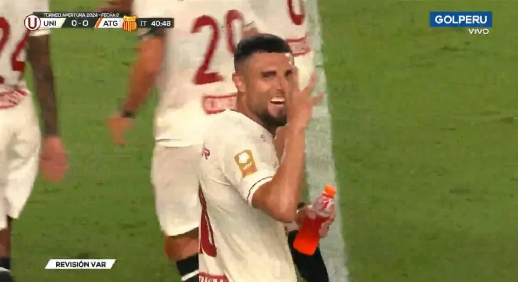 Rodrigo Ureña y el polémico gesto en Universitario. (Foto: GOLPERU).