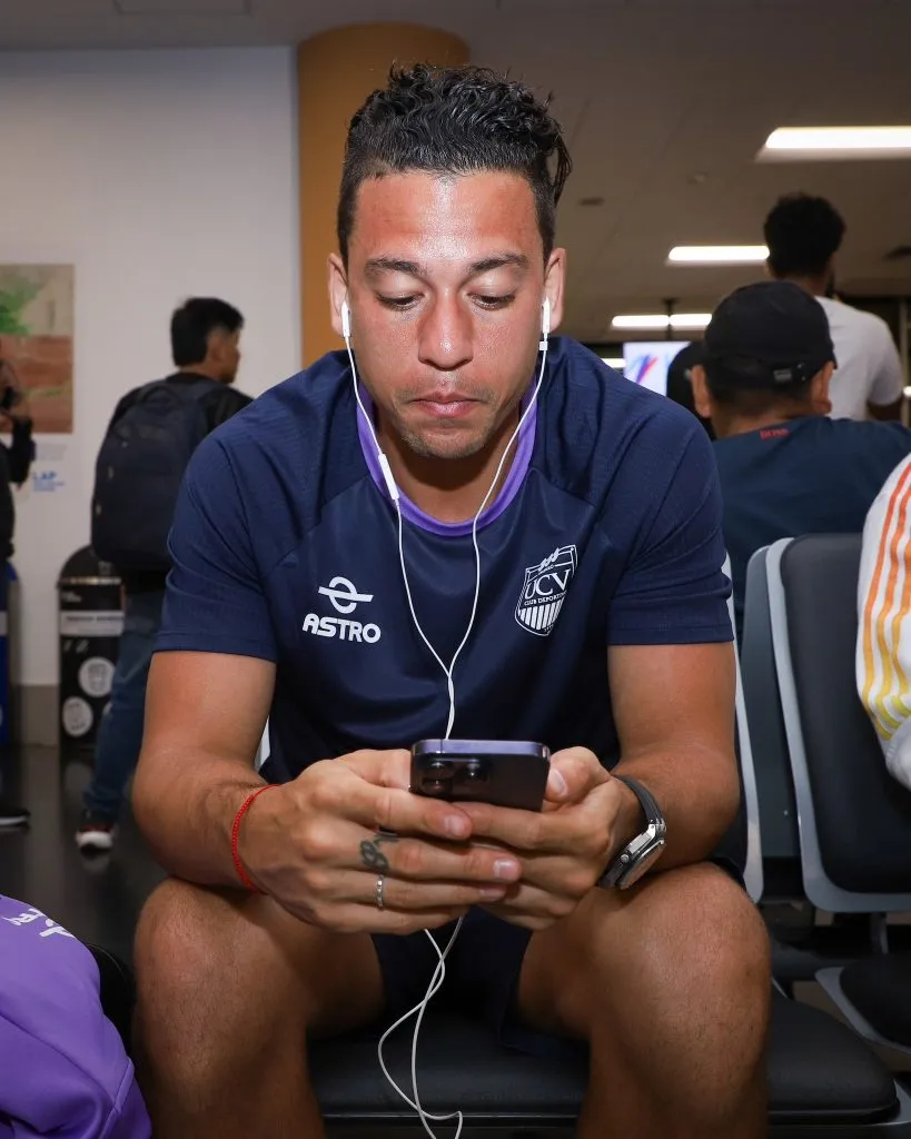 Cristian Benavente concentrado en la César Vallejo. (Foto: Twitter).