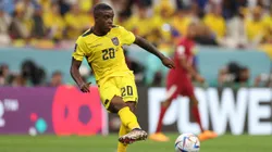 El volante ecuatoriano tiene esta oferta para seguir su carrera