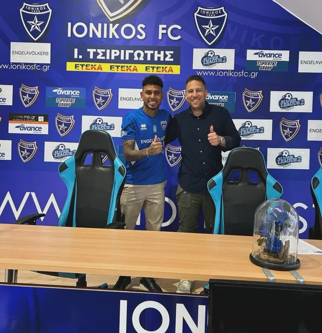 Arley Rodríguez presentado en Grecia. (Foto: Twitter).