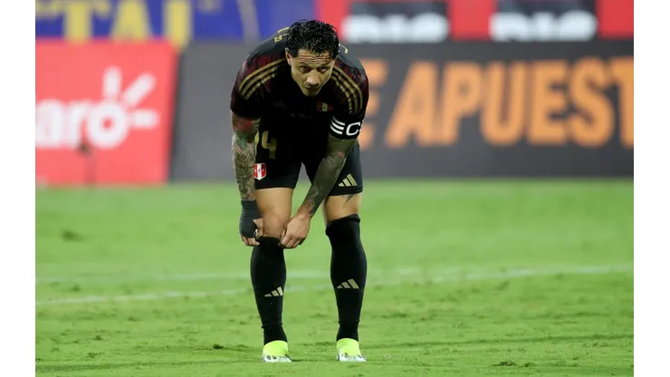 Gianluca Lapadula y Universitario de Deportes