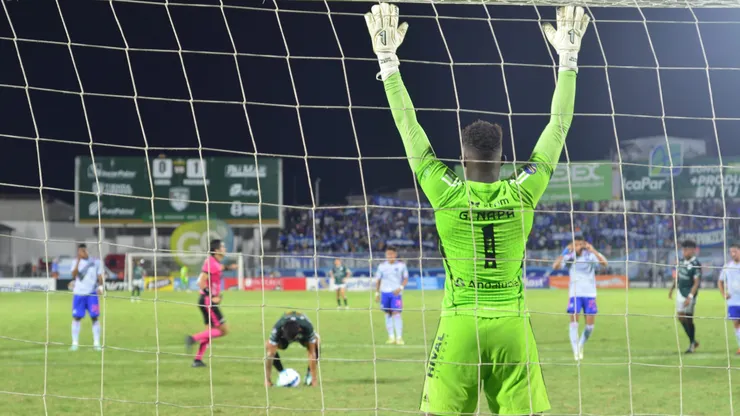 Gilmar Napa provocó un penal que empató el partido para Emelec