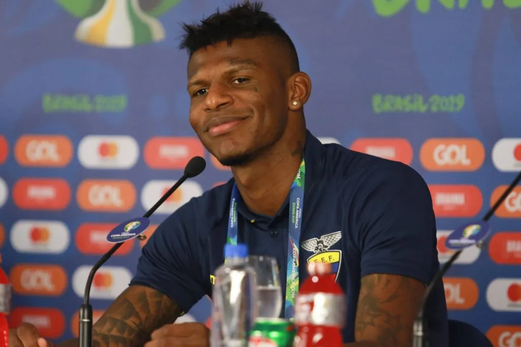 Robert Arboleda pasó de ser titular con la Selección de Ecuador a separado por indisciplinas. Foto: Getty.