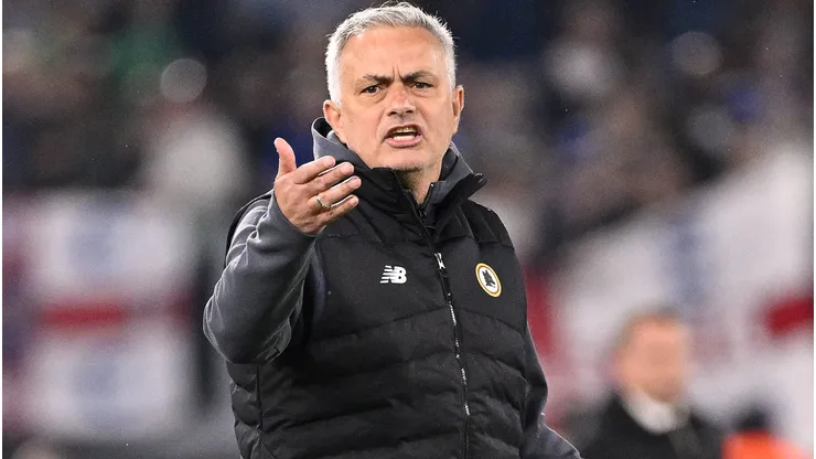 José Mourinho dijo que quiere volver a dirigir, en lo posible, desde el inicio de la temporada 2024/2025.