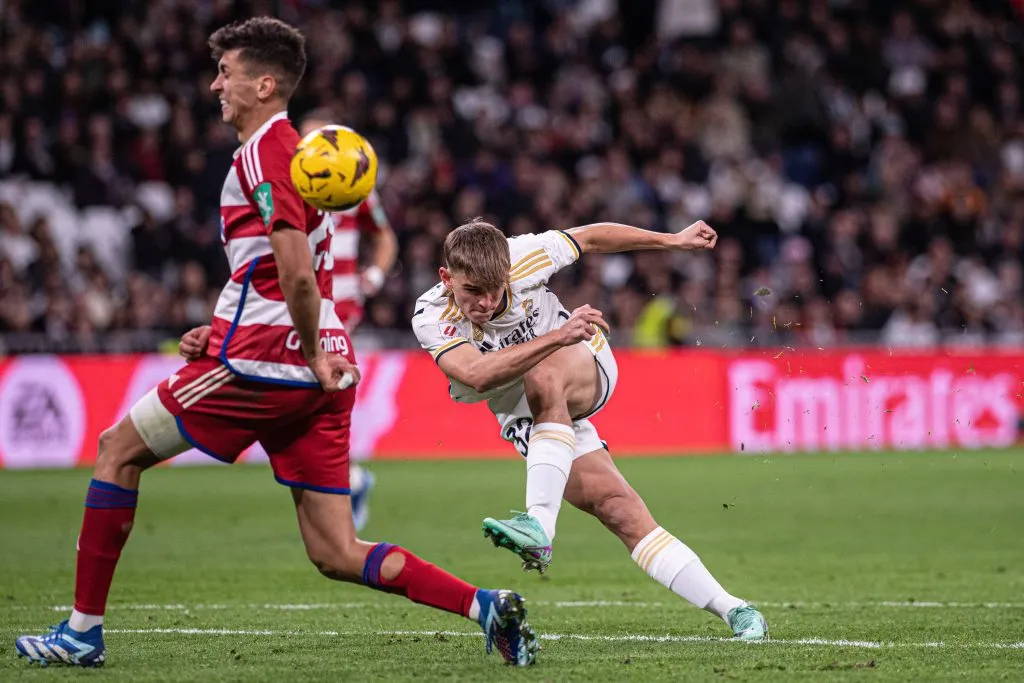 Nico Paz vs. Granada, uno de los pocos partidos que disputó por LaLiga.