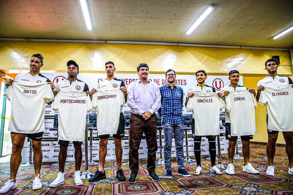 Presentación de refuerzo en Universitario. (Foto: Twitter).