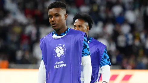 Apenas llegó y Óscar Zambrano podría volver a cambiar de equipo Foto: Getty