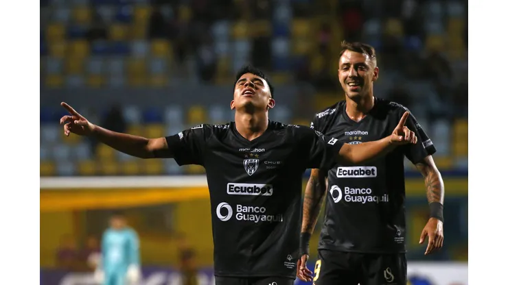 Futbol, Everton vs Independiente del Valle. Campeonato Amistoso Copa Via 2024. El jugador de Independiente del Valle Kendry Paez, centro, celebra su gol contra Everton durante el partido de la Copa Vina realizado en el estadio Sausalito de Vina del Mar, Chile. 31/01/2024 Sebastian Cisternas/Photosport Football, Everton vs Independiente del Valle. 2024 Copa Vina Friendly Championship. Independiente del ValleÕs player Kendry Paez, center, celebrates after scoring against Everton during the Copa Vina friendly match at the Sausalito stadium in Vina del Mar, Chile. 31/01/2024 Sebastian Cisternas/Photosport Everton vs Independiente del Valle, Copa Vina 2024
