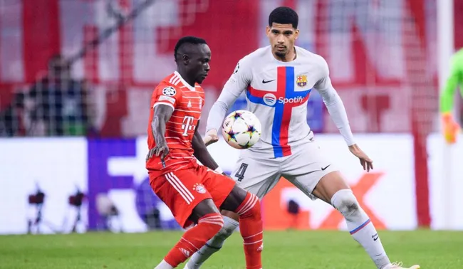Ronald Araújo vs. Bayern Múnich en la Champions League: IMAGO