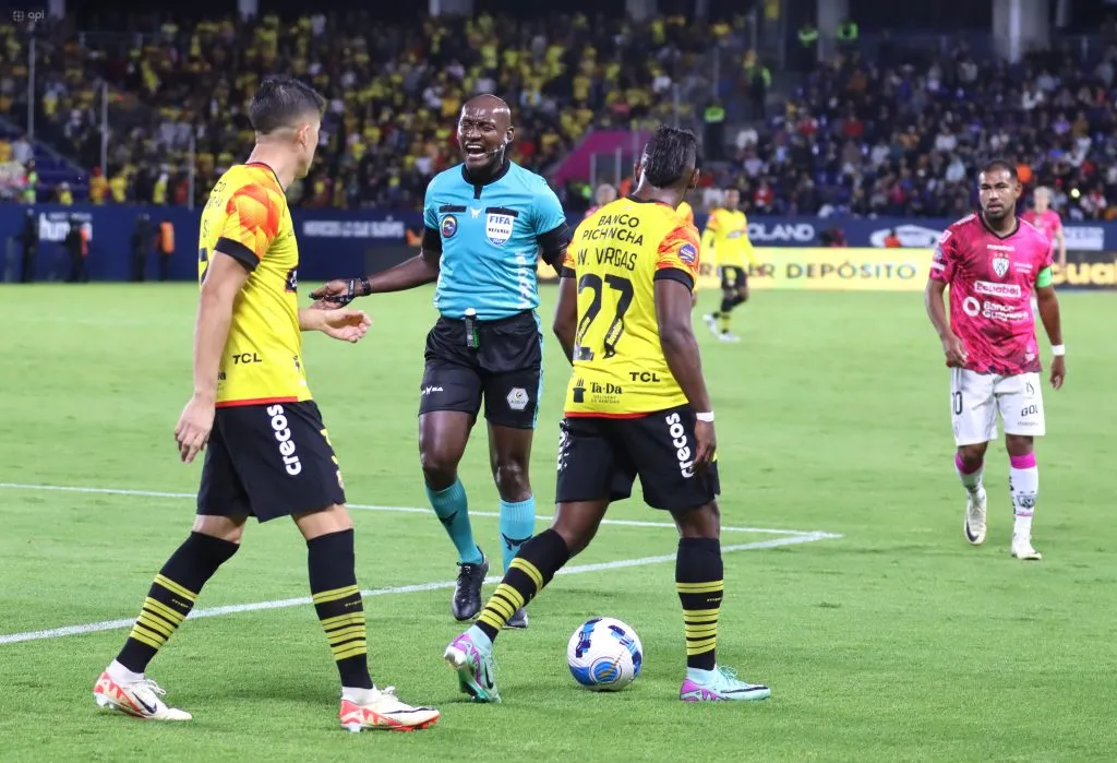 Augusto Aragón es uno de los árbitros más polémicos de la LigaPro. (Foto: API)