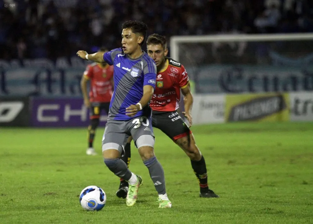Tommy Chamba jugó todo el segundo tiempo en el debut ante Deportivo Cuenca. (Foto: IMAGO)