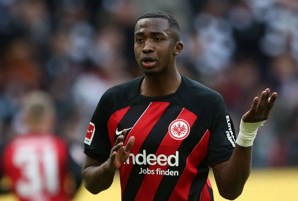 William Pacho llegó a Alemania en esta temporada. (Foto: IMAGO)