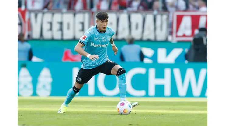 Germany, Koeln, 03.03.2024, Rhein-Energie-Stadion, 1.FC Koeln vs. Bayer 04 Leverkusen - 1. Bundesliga, Piero Hincapie Bayer 04 Leverkusen controls the ball Cologne Rhein-Energie-Stadion North Rhine-Westphalia Germany *** Germany, Koeln, 03 03 2024, Rhein Energie Stadion, 1 FC Koeln vs Bayer 04 Leverkusen 1 Bundesliga, Piero Hincapie Bayer 04 Leverkusen controls the ball Cologne Rhein Energie Stadion North Rhine Westphalia Germany eu-images-542