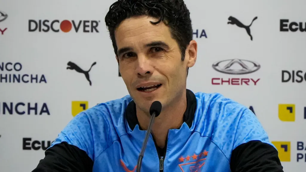 El DT español fue muy criticado en Liga de Quito y están buscando su reemplazo. Foto: LDUQ.