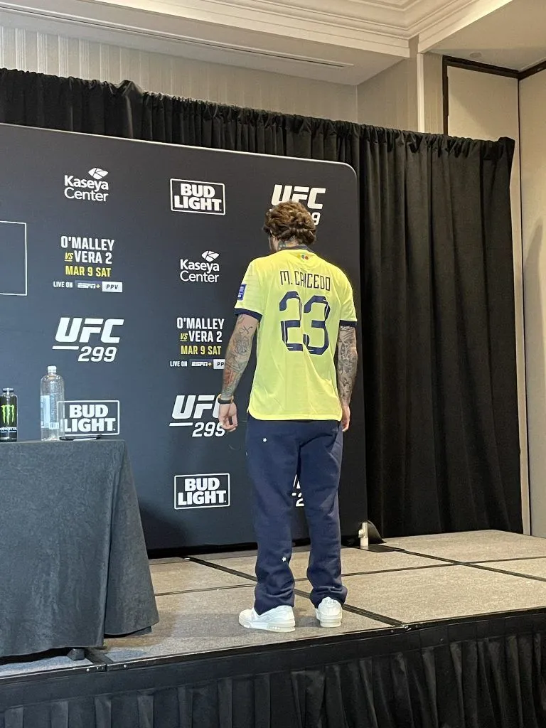 Así atendió Chito Vera a los medios de comunicación en Ecuador. (Foto: @KCH_FM)