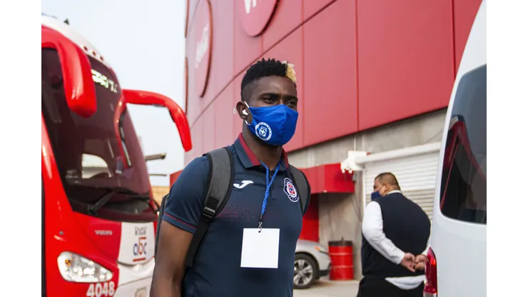 TIJUANA, MEXICO - SEPTEMBER 13: Jonathan Borja of Cruz Azul arrives at the Caliente Stadium prior the 10th round match between Tijuana and Cruz Azul as part of the Torneo Guard1anes 2020 Liga MX at Caliente Stadium on September 13, 2020 in Tijuana, Mexico. (Photo by Carlos Heredia/Getty Images)