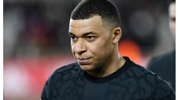 Se busca reemplazo a Kylian Mbappé en PSG.