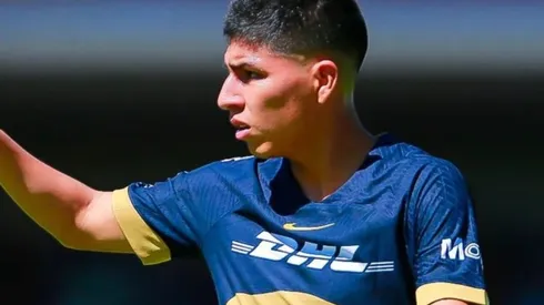 Piero Quispe y los hinchas de Pumas