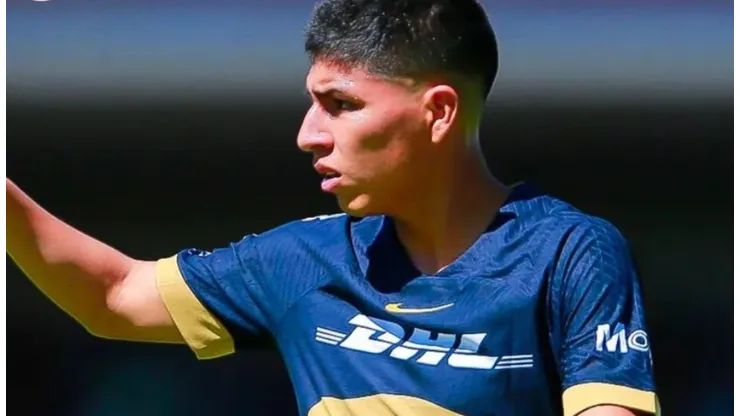 Piero Quispe y los hinchas de Pumas