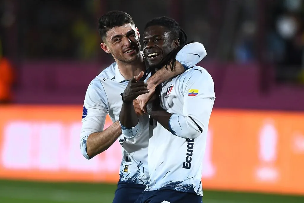 Ricardo Adé y Facundo Rodríguez fueron los mejores centrales del 2023. Foto: Getty.