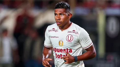 Universitario y Perú.