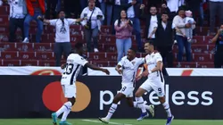 Liga de Quito, celebrando gol vs. Botafogo.