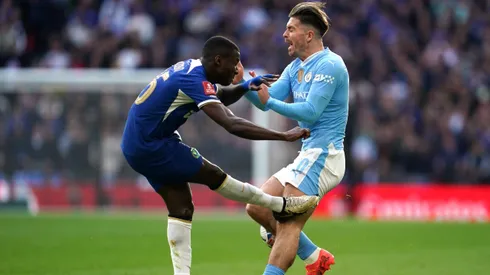 Caicedo y Grealish se pelearon por esta jugada