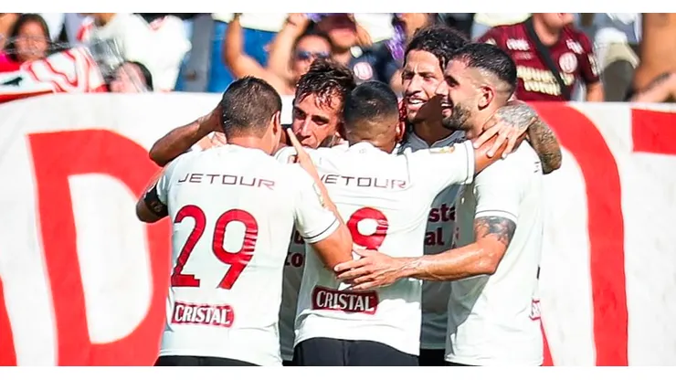 Universitario vs. Comercio gratis.
