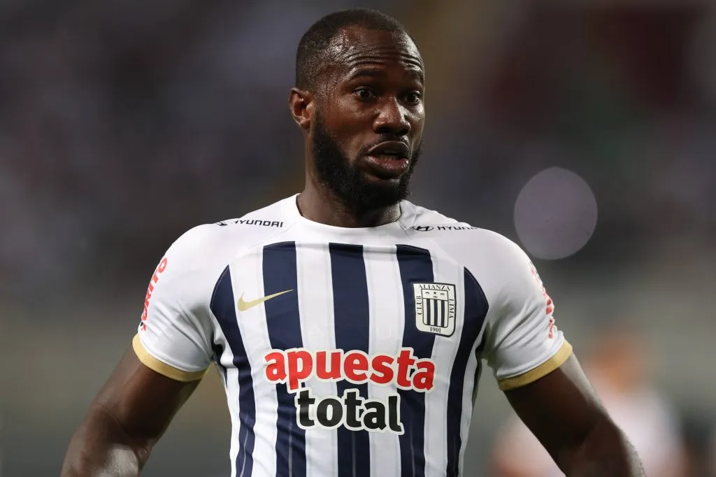 Cecilio Waterman jugando en Liga 1. (Foto: IMAGO).