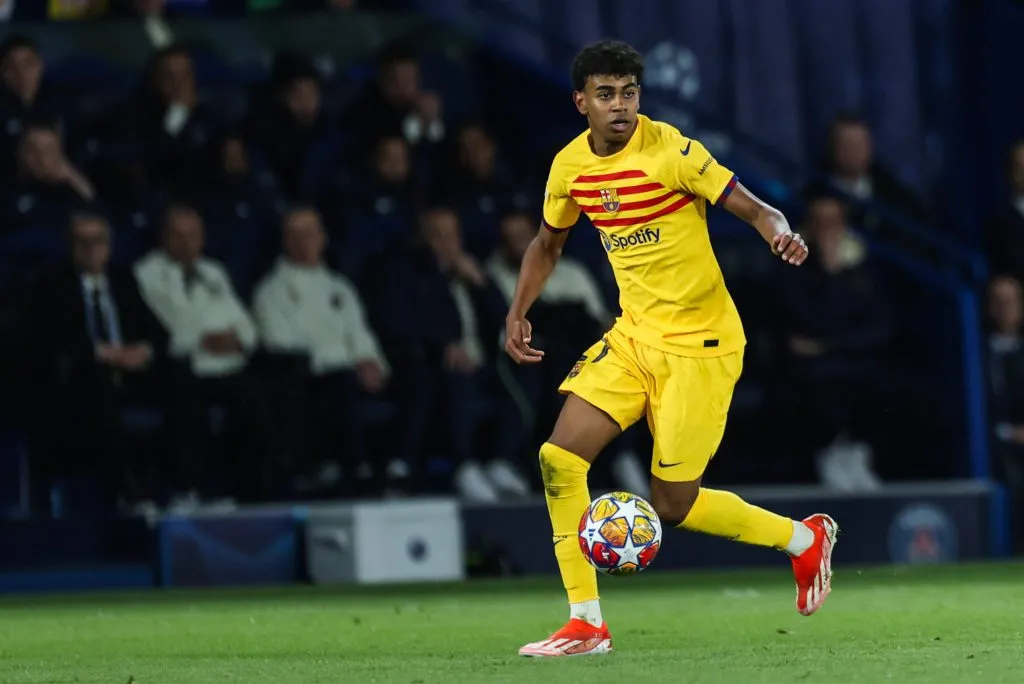 Lamine Yamal en el partido frente al PSG.