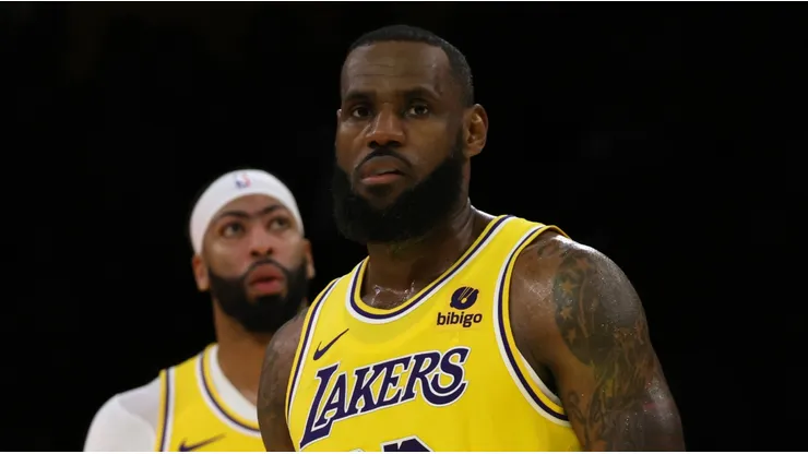 Anthony Davis y LeBron James.