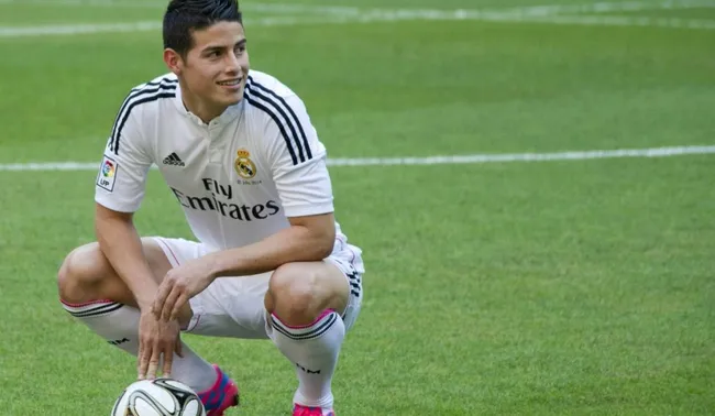 James Rodríguez en su presentación por el Bernabéu de Real Madrid: IMAGO