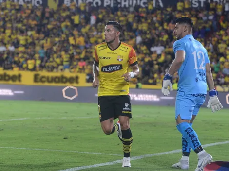 Casi lo parten: Joao Rojas y la criminal falta que recibió en Barcelona