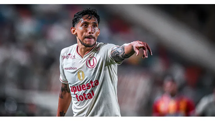 Christofer Gonzales jugando en Universitario.