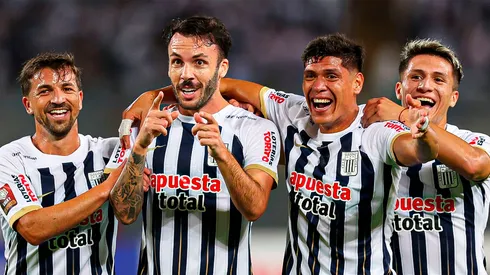 Alianza Lima jugando en la Liga 1 de Perú.